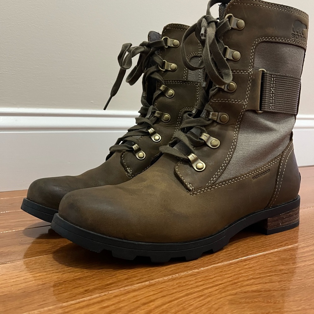 Sorel Emilie Conquest- Brown Side Zip Lace Up Boots Size 8